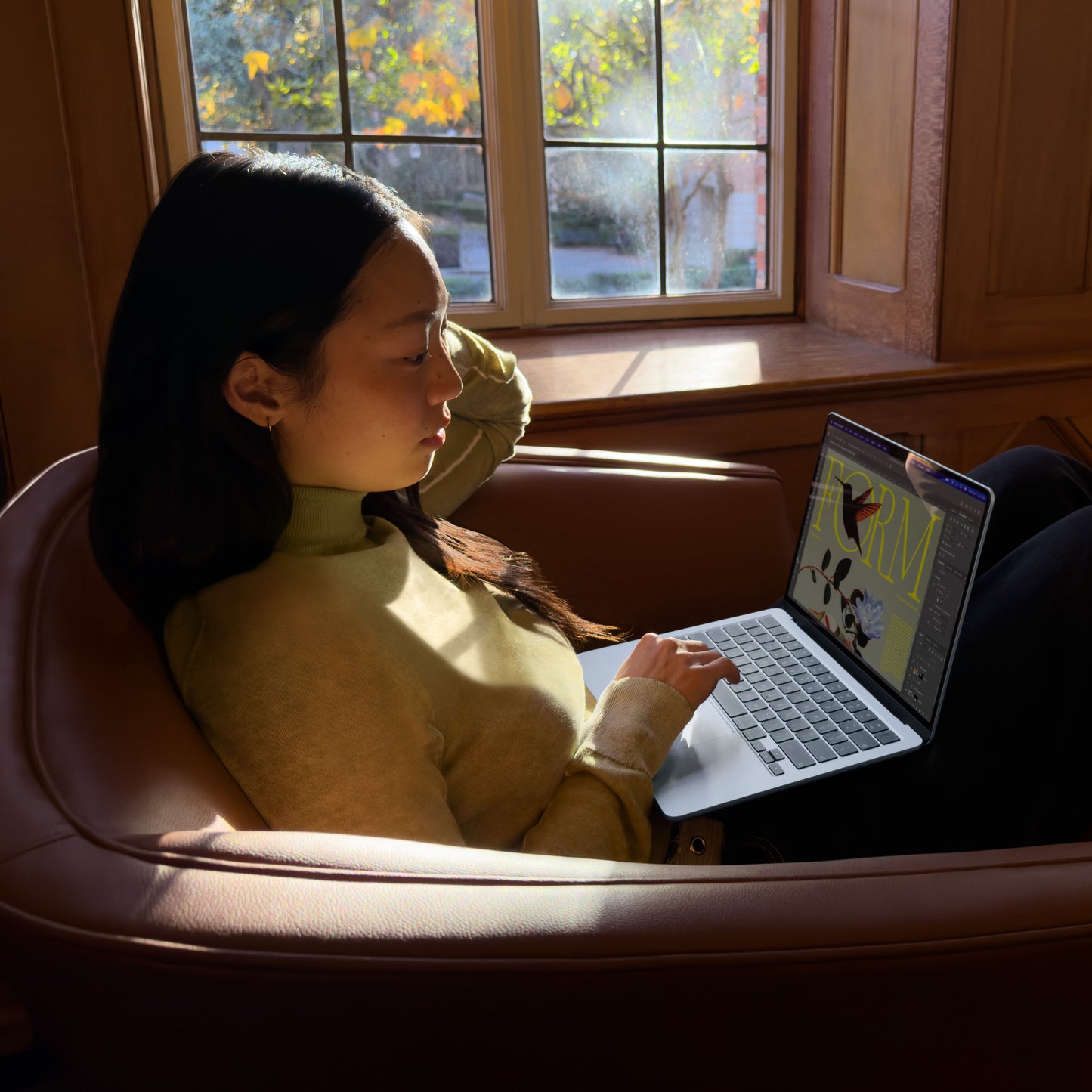 MacBook_Air_13-in_M5_Starlight_PDP_Image_Position_7__en-WW